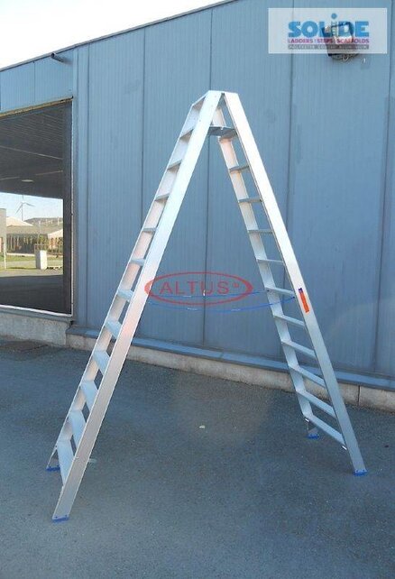Solide dubbele professionele trapladder model DT 2x12 treden
