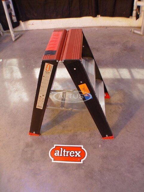 Altrex Taurus dubbele trapladder 2 x 3 treden
