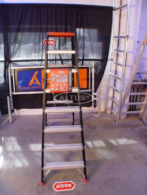 Altrex Taurus dubbele trapladder 2 x 8 treden