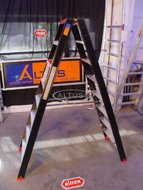 Altrex Taurus dubbele trapladder 2 x 8 treden
