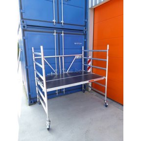Kamersteiger 1.35m x 1.85m x 1.90m met 2 x platform 1.90m