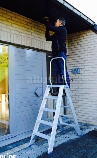 DTBKL Klapbare beugel voor dubbele trapladder solide type DT vanaf 2x5 treden