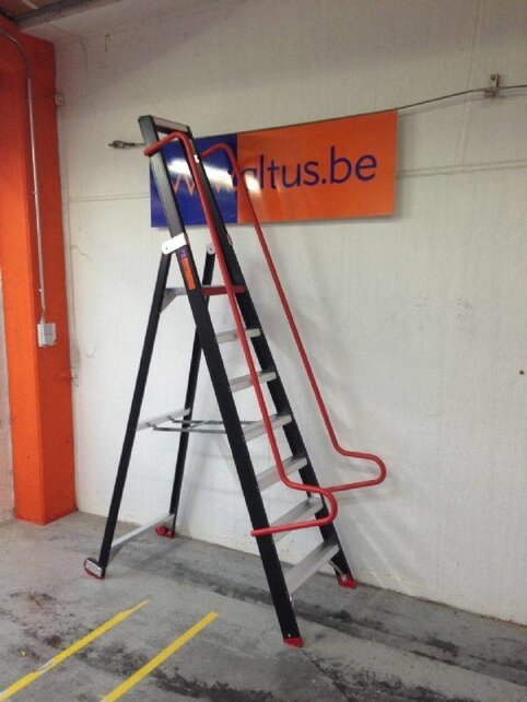 Altrex enkelzijdige professionele magazijntrap 7 treden
