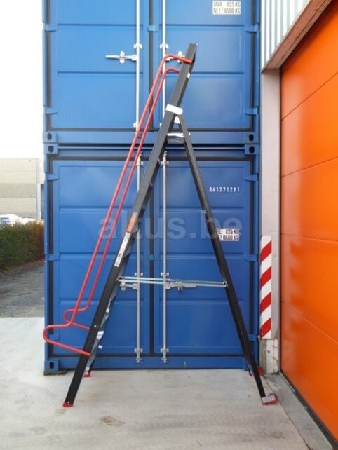 Altrex enkelzijdige professionele magazijntrap 11 treden