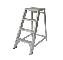 Solide professionele montage trap 4 treden inclusief bordes