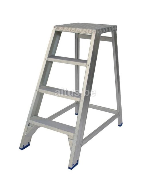 Solide professionele montage trap 4 treden inclusief bordes