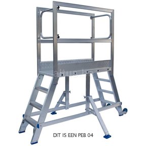 Solide  mobiel werkplatform  2 x 7 treden 1,75m