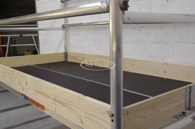 RS-42 Tower 1.35m B x 1.85m L x 8.20m Vh = 10.20 wh traditionele opbouw