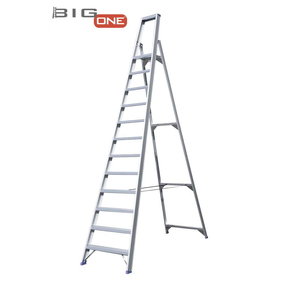 Trapladder 12-treden- stahoogte 3.00m