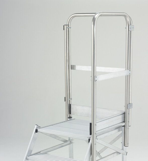Frontale leuning voor podium by tubesca