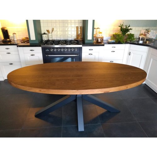 Liora | Klassieke ovale tafel Liora | Klassieke ovale tafel