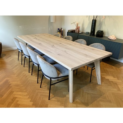 Moraia | Massief eiken tafel
