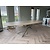 Ovale tafel met groene Mikado tafelpoot