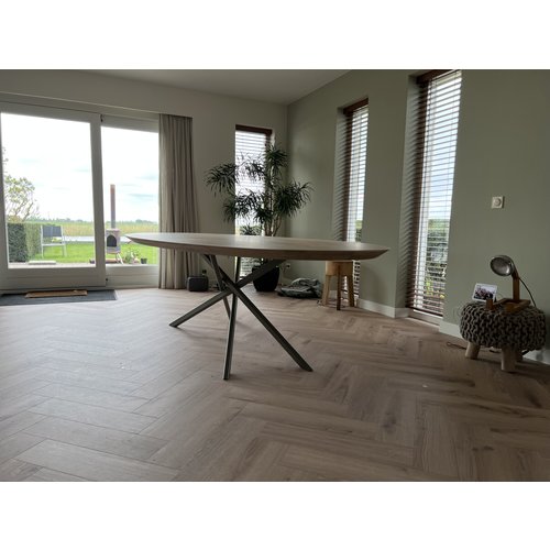 Rimora | Speelse ovale tafel