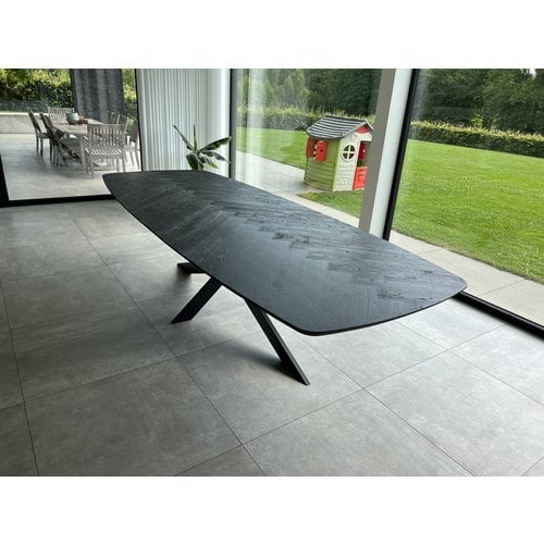 Visgraat eettafel Linel | Deens ovaal | Zwart