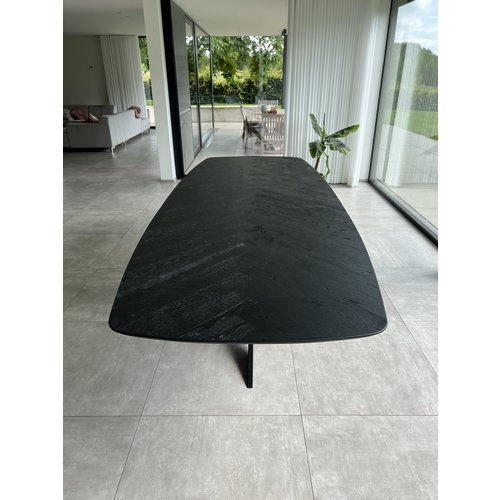 Visgraat eettafel Linel | Deens ovaal | Zwart