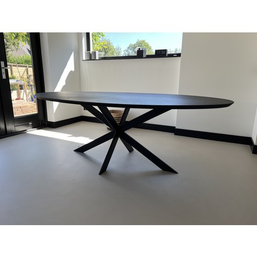 Junau | Ovale visgraat tafel