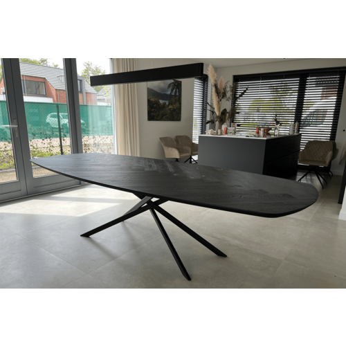 Visgraat eettafel Rimon | Deens ovaal | Zwart