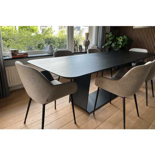 Skylar | Elegante zwarte eettafel