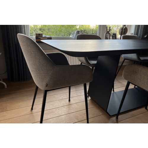 Skylar | Elegante zwarte eettafel