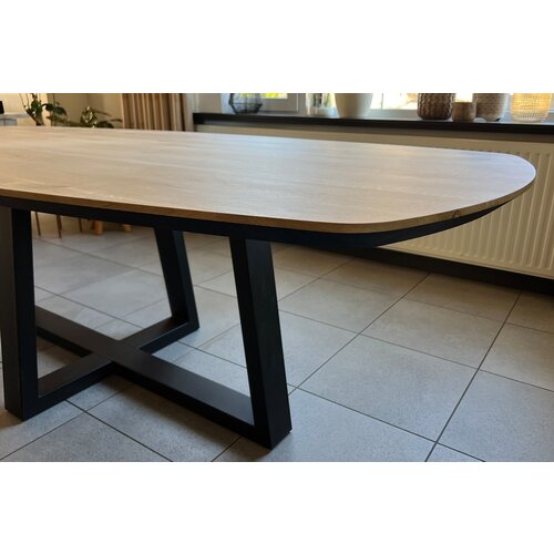 Orvan | Deens ovaal zwart accent Orvan | Deens ovaal zwart accent