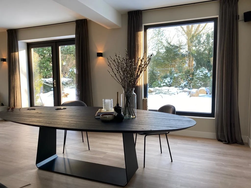 Welke eettafel past goed in een hotel chique interieur?