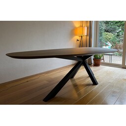 Eettafel Mylo | Druppelvorm | Donker eiken