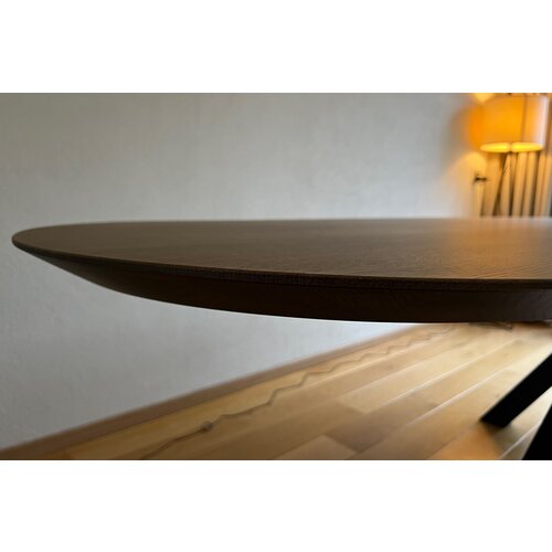 Eettafel Mylo | Druppelvorm | Donker eiken