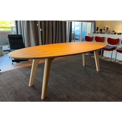 Frans eiken eettafel met tapse poten