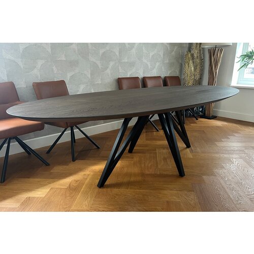 Eettafel Hero | Ovaal | Donker eiken