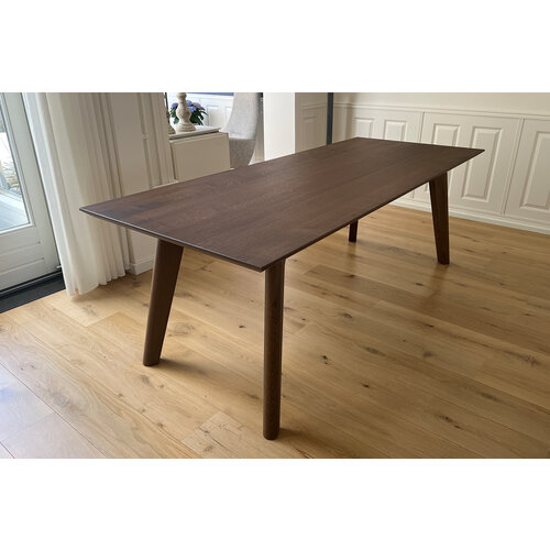 Moraia | Elegante eettafel Walnut Moraia | Elegante eettafel Walnut
