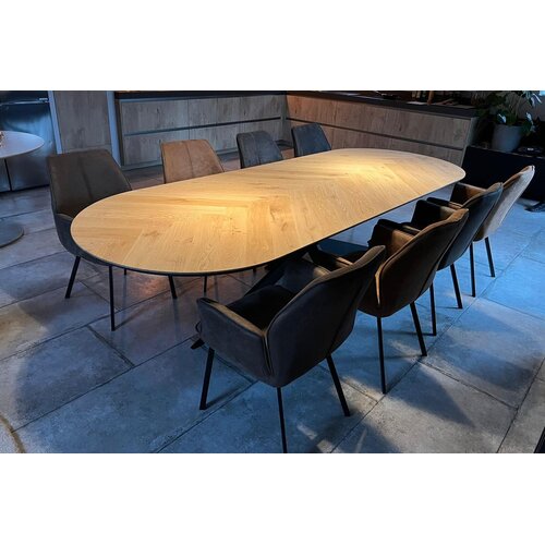 Visgraat eettafel Arvea | Plat ovaal | Licht eiken