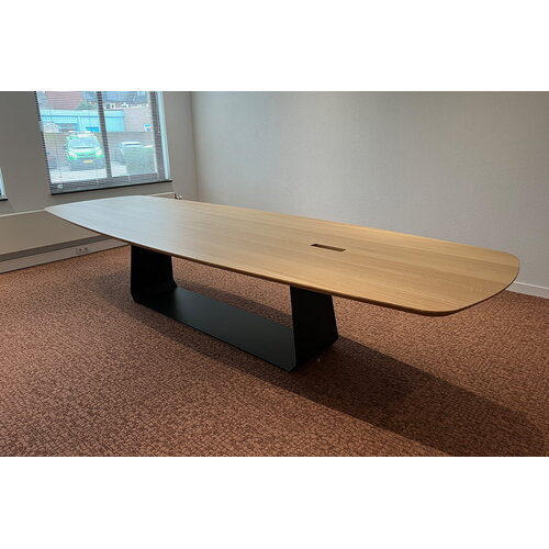 Vergadertafel Lovian | Deens ovaal | Licht eiken