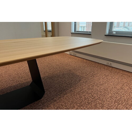 Vergadertafel Lovian | Deens ovaal | Licht eiken