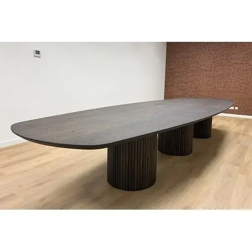 Deens ovale vergadertafels