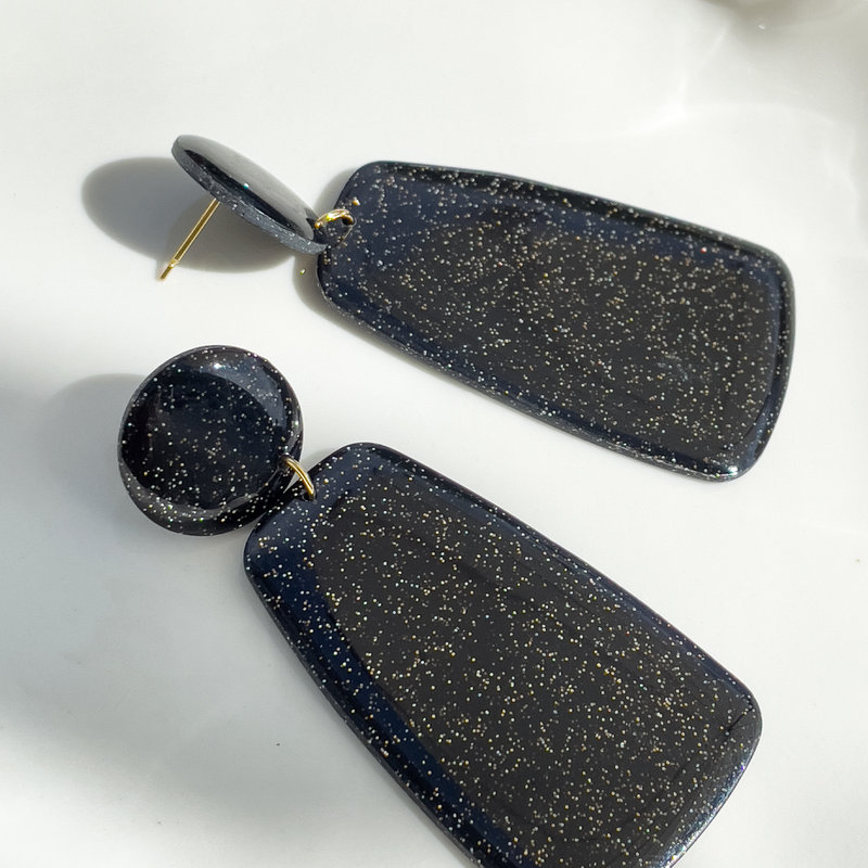 L'Atelier Marcel Boucles d'oreilles noir paillettes