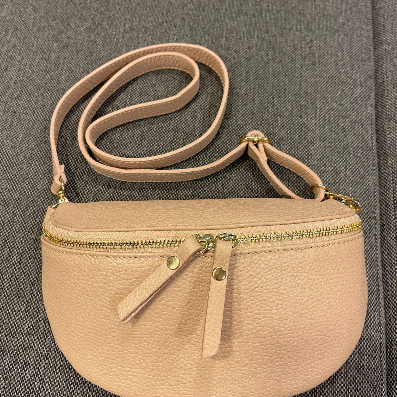 Giuliano Cross-over nude 2 hang