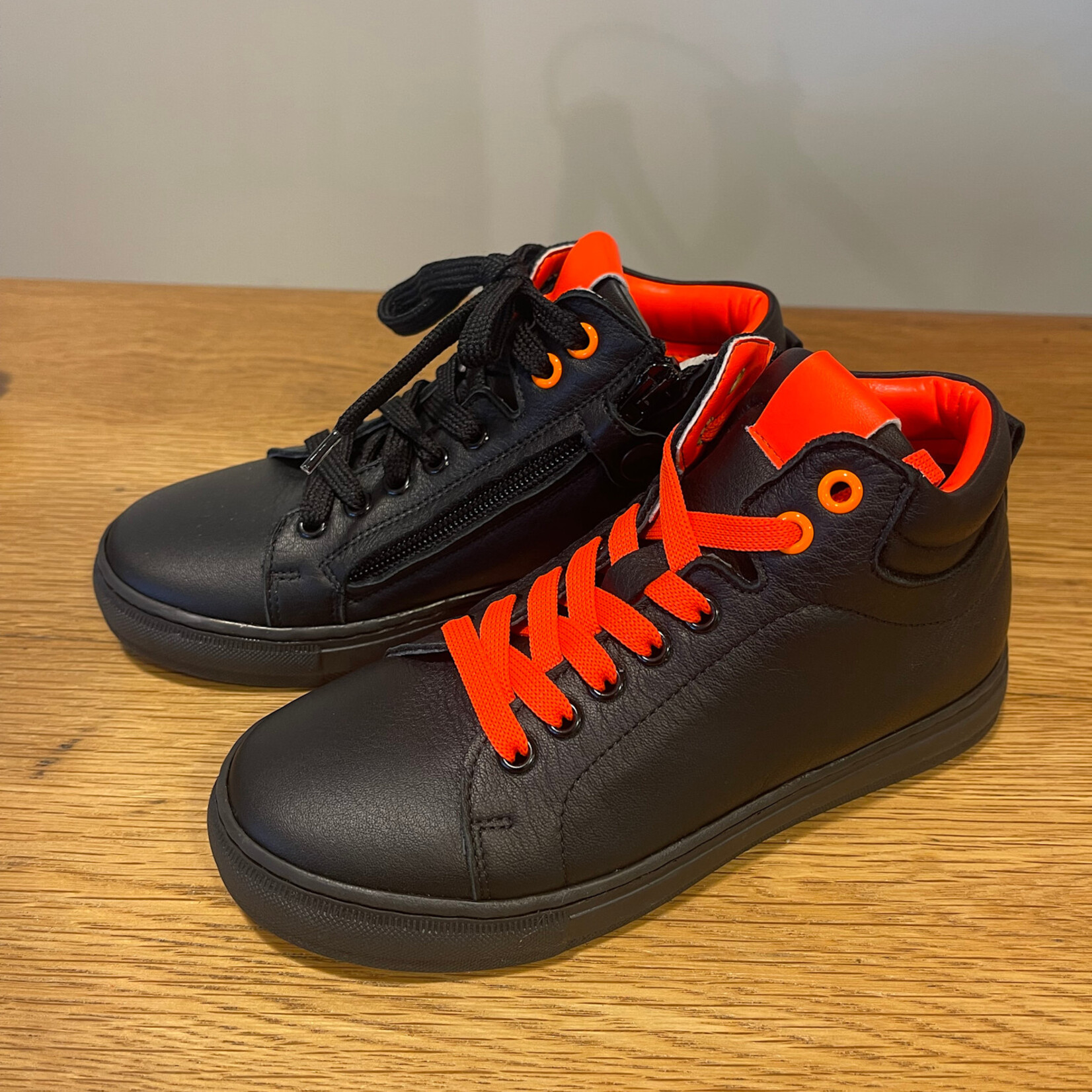 Zwart Fluo oranje