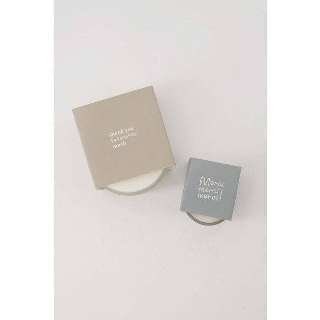 Zusss Geurkaarsje in wikkel merci wit/grijsblauw