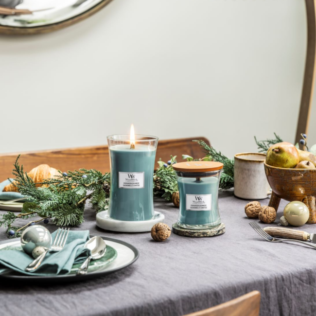 Woodwick Evergreen Cashmere Medium Candle WoodWick© 60h.