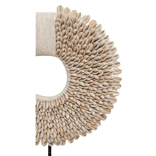 Schelpenketting op voet 25x7x28 cm