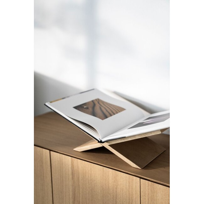 By-Boo Boekenstandaard Tee: Natuurlijk Mangohout (47 cm)