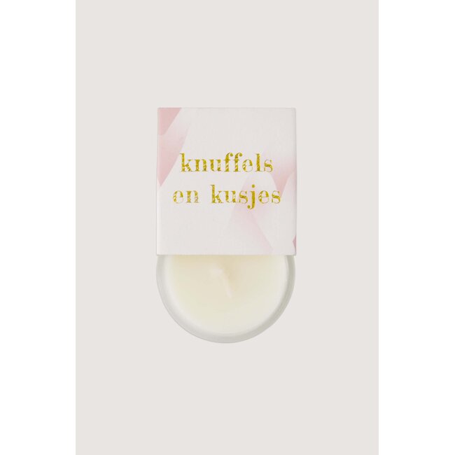 Zusss Geurkaarsje in wikkel knuffels en kusjes