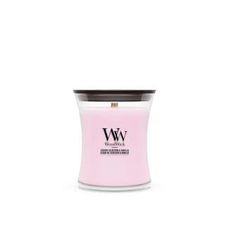 Woodwick Cherry Blossom & Vanilla Medium Candle WoodWick© 60h. Woodwick Cherry Blossom & Vanilla Medium Candle WoodWick© 60h.
