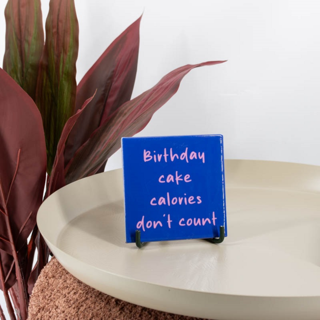 Tegeltje birthday cake calories