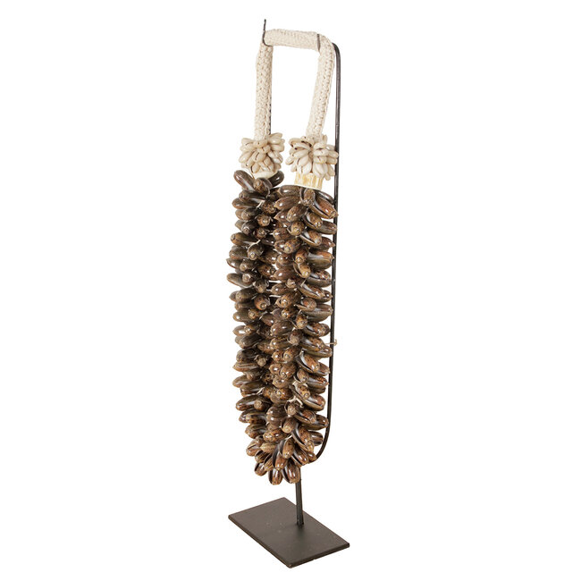 Pole to Pole Schelpenketting op voet 26x10x59 cm