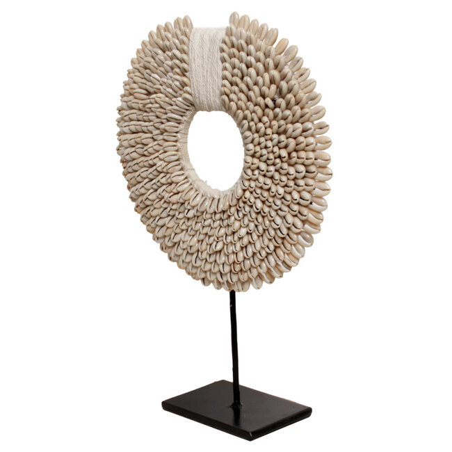 Pole to Pole Schelpenketting op voet 25x7x28 cm