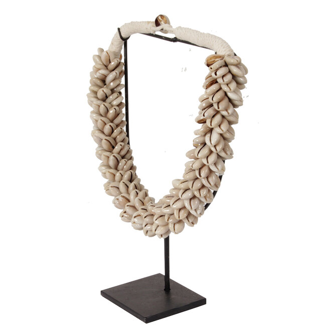 Pole to Pole Schelpenketting op voet  25x7x30 cm