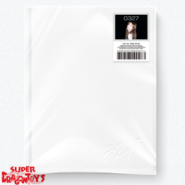 LISA [BLACKPINK] - LISA PHOTOBOOK "0327" [SECOND EDITION : TWO THOUSAND TWENTY-ONE] - LIMITED EDITION