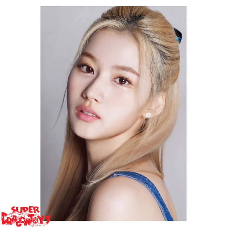 TWICE (트와이스) - D/ICON DFESTA [DISPATCH 10TH ANNIVERSARY] PHOTOBOOK - KOREAN EDITION